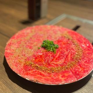 日本一のサーロインユッケ ハーフ&ハーフ