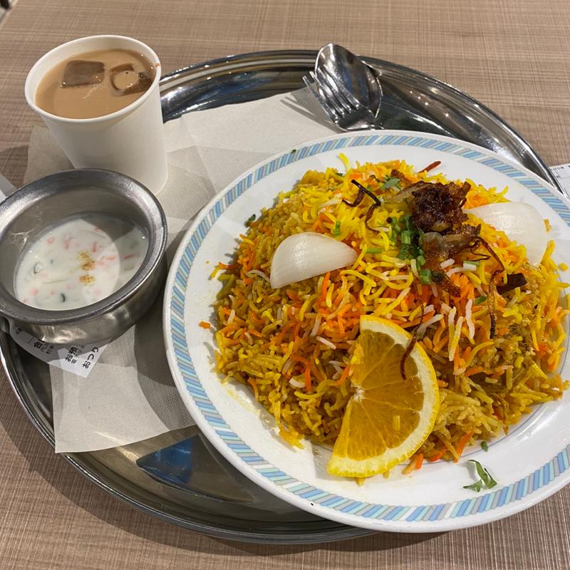 チキンビリヤニ(アナス ドーサ ビリヤニ)