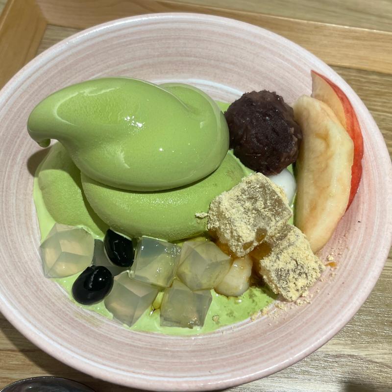 フルーツあんみつ宇治抹茶ソフトクリーム添え(みのりカフェ　京都ポルタ店)