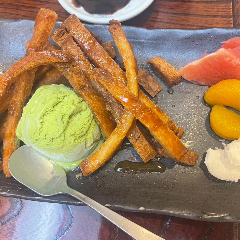 揚げパンスティックアイス添え(串八 西院店 )