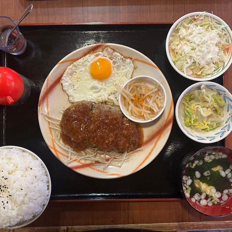 Aランチ ハンバーグ定食(アクアリュウム喫茶 慈伴賜)