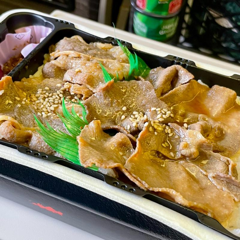 (牛たん炭焼き利久)