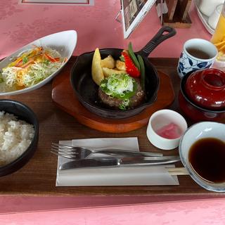 ハンバーグ定食