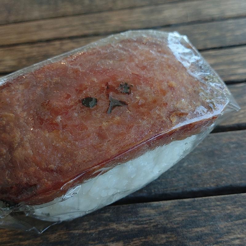 スパムおにぎり(LAUMELIA)