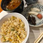 カニ焼き飯　味噌汁　お漬物