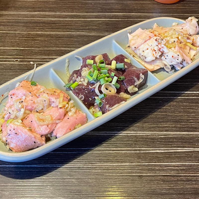 おっぱい・レバ・ハツモト(ホルモン和 （ホルモンカズ）)