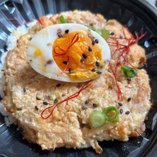 大判味噌つくね丼燻製仕立て