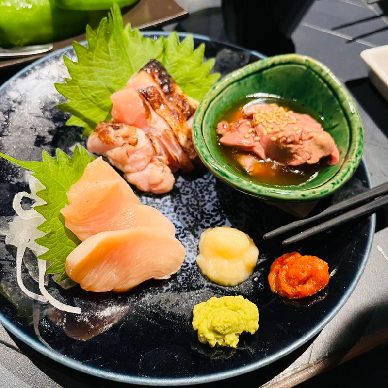 鳥刺し3点盛り(串焼処 佐五右衛門 別邸)