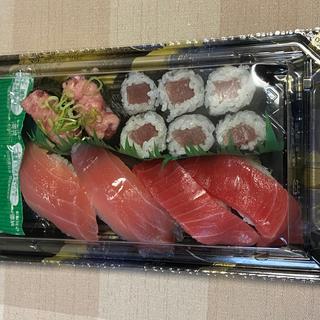 まぐろ贅沢づくし(魚魚丸 津島店)