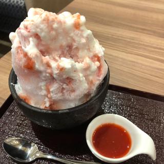 いちごとレアチーズクリームのかき氷