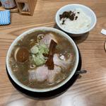 こいくち煮干そば(コク照り完熟玉子入り)、ご飯(生煮干ふりかけ付)