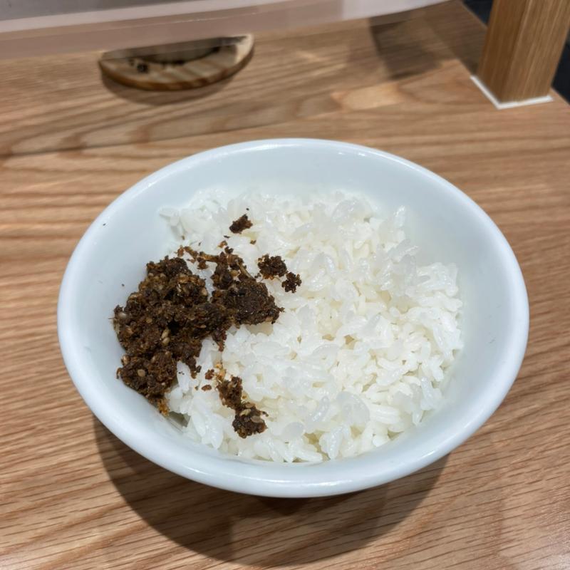 ご飯（生煮干ふりかけ付）(中華そば ひらこ屋 東京ラーメンストリート店)