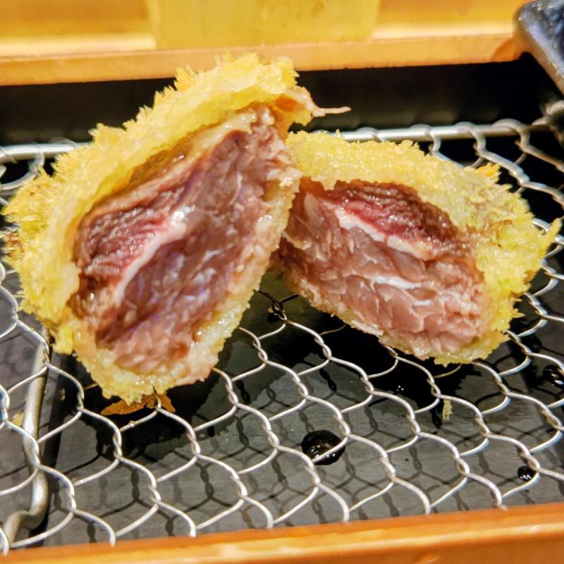 まくろほほ肉レアカツ( 海鮮レアカツ 手巻きずし KITSUNE(狐))