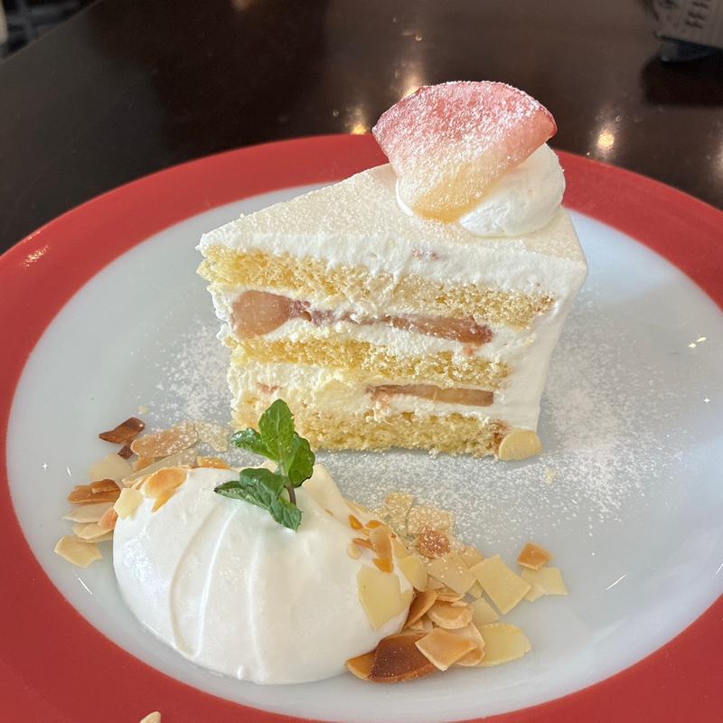 桃のショートケーキ(ファイヤーキングカフェ)