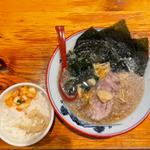 醤油ラーメン　半ライス