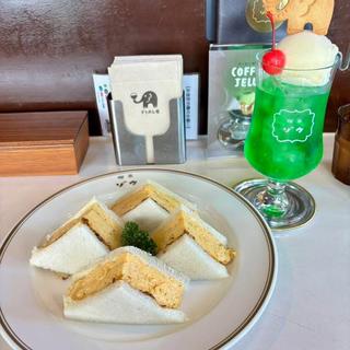 みそ屋のたまごサンド クリームソーダ