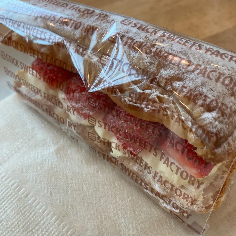 苺のミルフィーユ(スティックスイーツファクトリー 湘南モールフィル店)