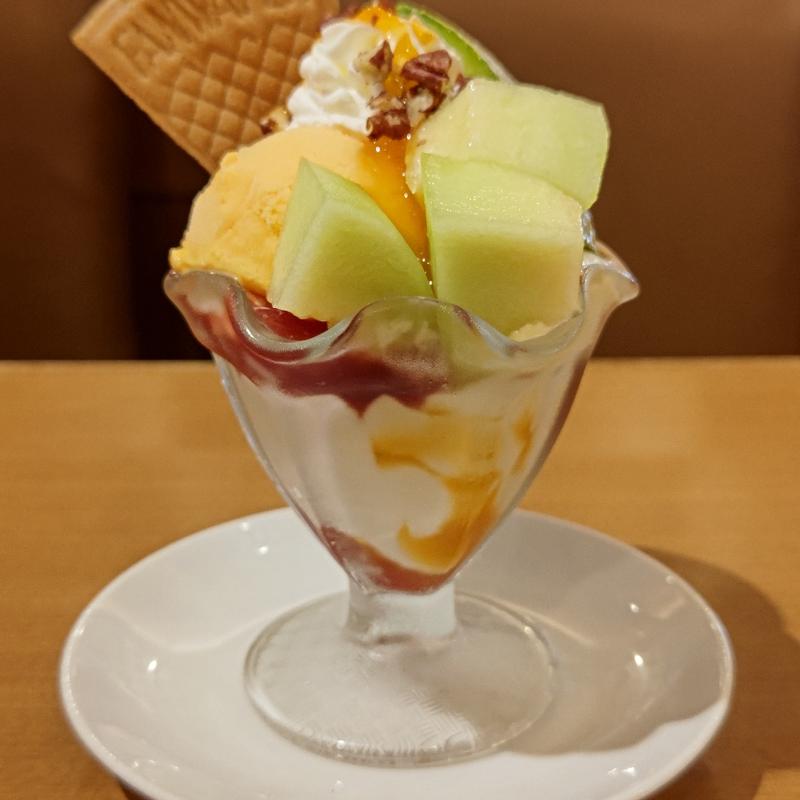 メロンの贅沢パフェ(味の民芸 丸山台店)