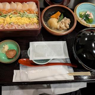海鮮丼(和食處　雲海)