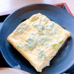 だし巻き玉子（ネギ入り）