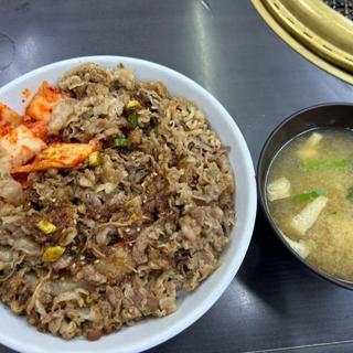 カルビ丼 中(焼肉 白頭山)