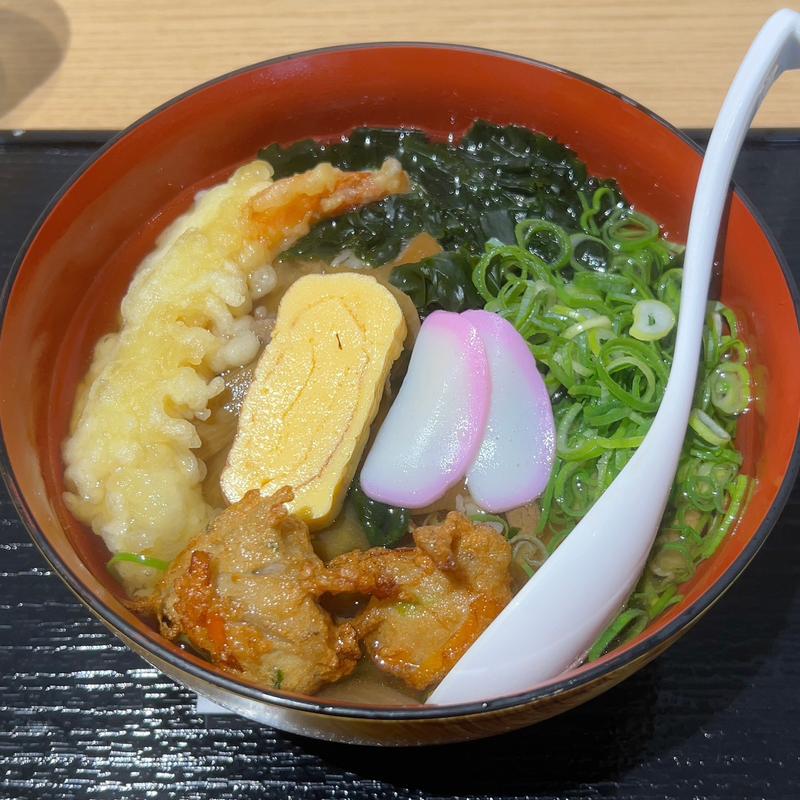 よくばりうどん(麺どころ つばき·牡丹)