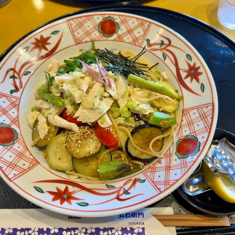 鶏と7種の夏野菜のネギ塩レモンペペロンチーノ(洋麺屋五右衛門 西川越店)