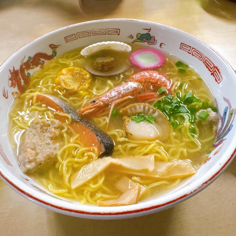 サンゴ草ラーメン(オホーツクサーモン)