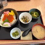 イクラ丼