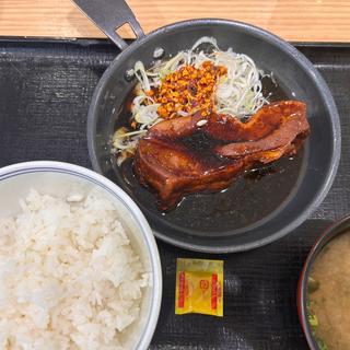 厚切り豚角煮定食(吉野家 宇都宮城東店)