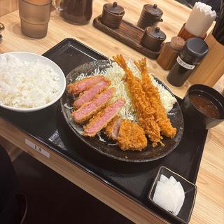 ヒレ・エビフライ定食