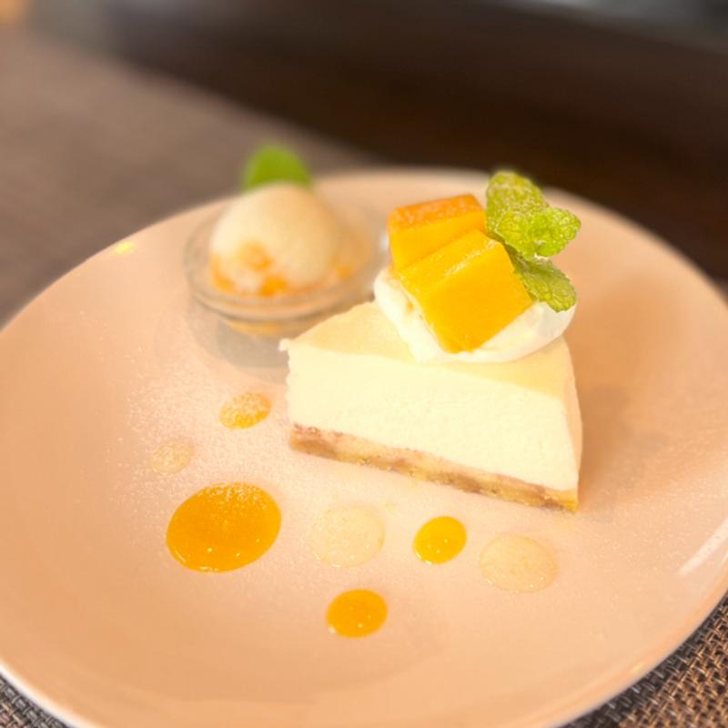 本日のケーキ　ベイクドレアチーズケーキ(カフェ デ エピス)