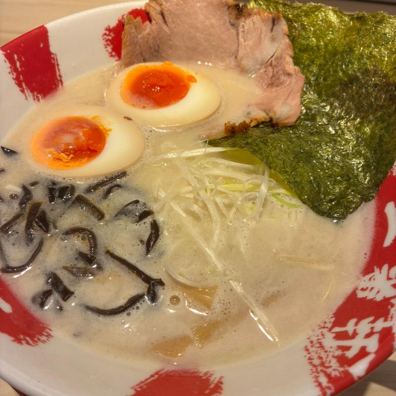 白味玉ラーメン(豚骨麺屋一番軒 高槻店)