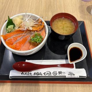 サーモンづくし丼(二代目ぐるめ亭 ラゾーナ川崎店)