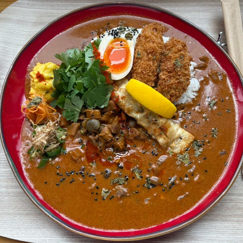 トマトココナッツカレー(uiiゆい meals&coffee)