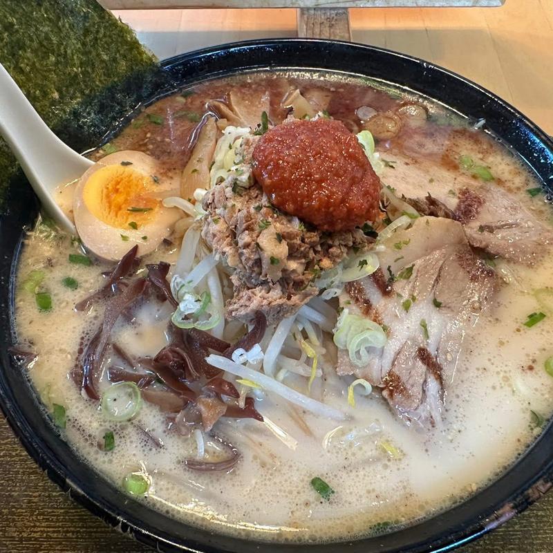 味噌豚骨ラーメン 大盛り(麺屋 はやさか)