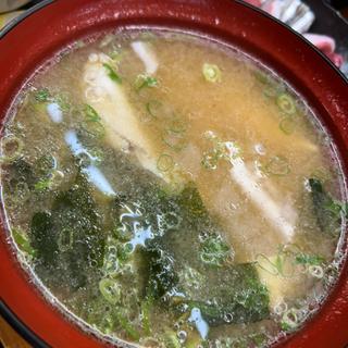 あらの味噌汁(刺身DX定食)(和処魚笑〜ととえ〜)