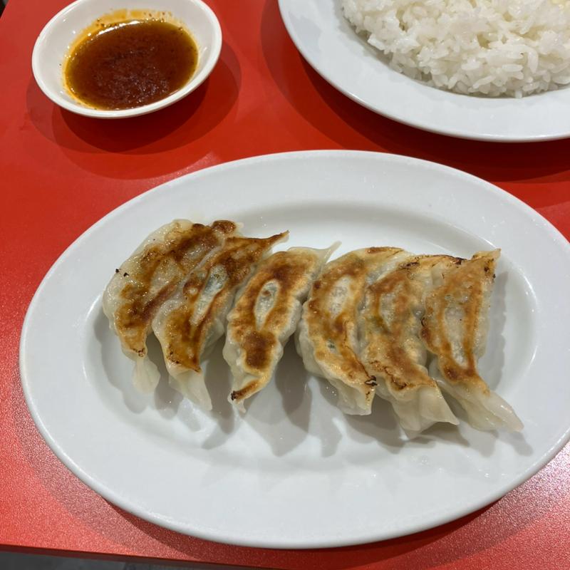 ギョウザ（鍋貼餃子）(台湾料理 味仙 大阪駅前第2ビル店)