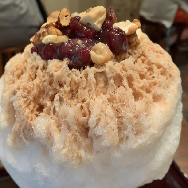 ほうじ茶みるくにいろんなものが入ったつぶあん(浅草浪花家)