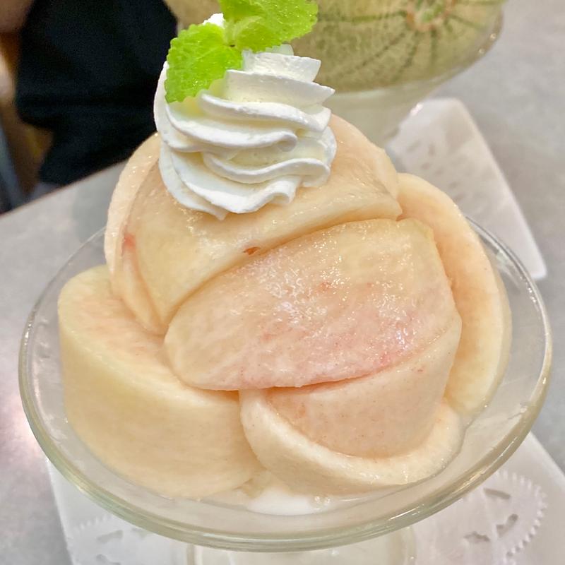 ピーチパフェ(フルーツパーラー みしま)