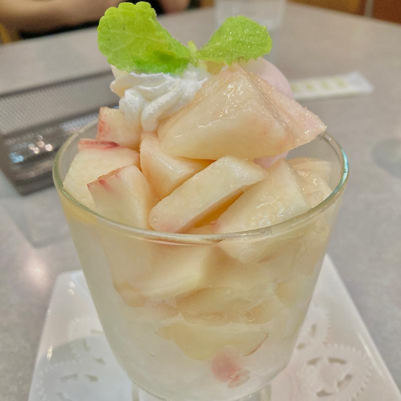 ピーチソフトパフェ(フルーツパーラー みしま)