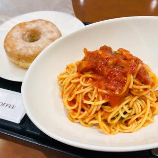 ゴロっと茄子とベーコンの完熟トマトパスタ(タリーズコーヒー 住友不動産新宿ファーストタワー店)