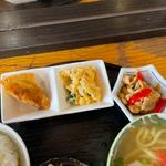 ゴーヤチャンプルーとハーフそば定食(びんがた)