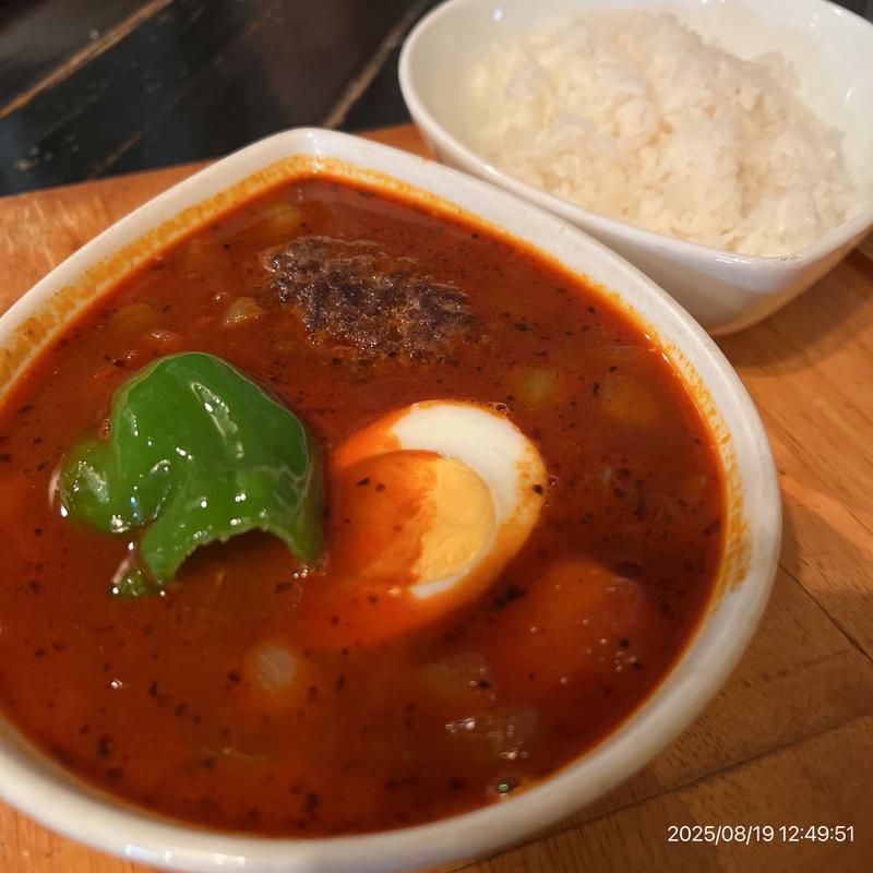 ハンバーグのカレー(赤)(鴻 オオドリー 本店)