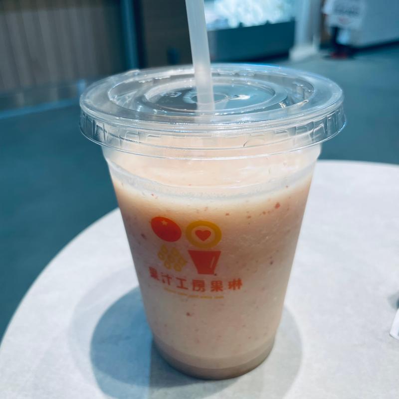 とろける桃のスムージー L(果汁工房果琳 エミテラス所沢店)