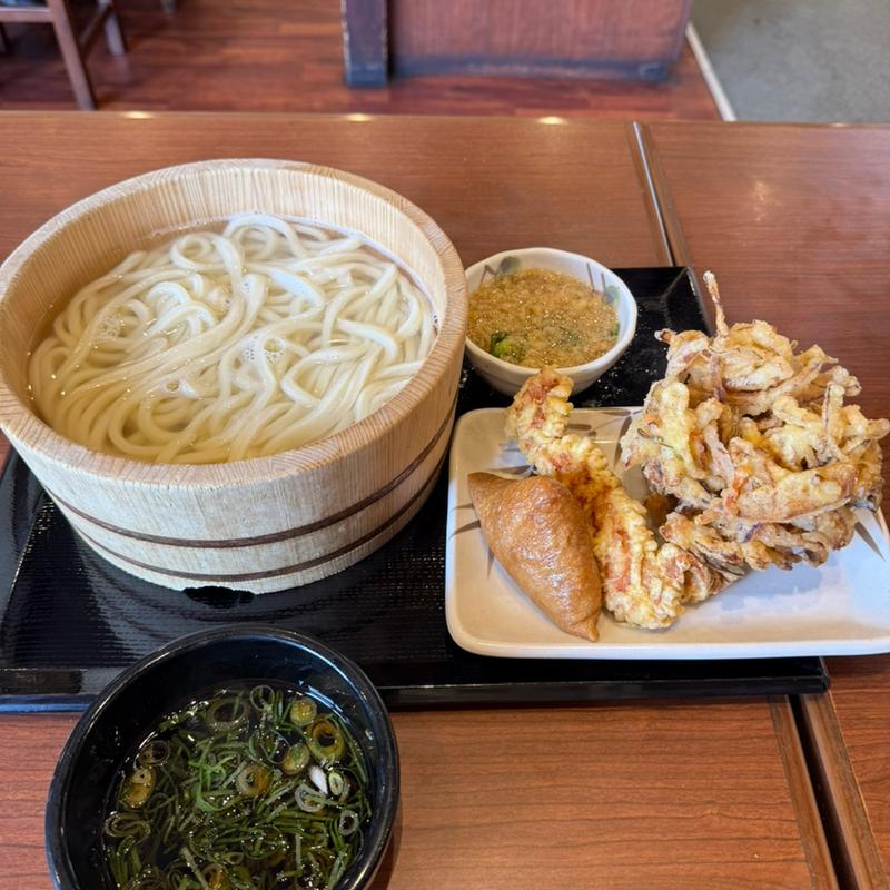 釜揚げ大盛　いなり　野菜かき揚げ　かしわ天(丸亀製麺足立)