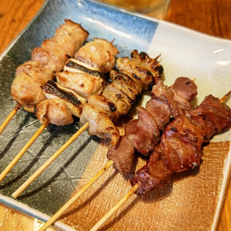 焼き鳥盛合せ(焼鳥と刺身 とりろう)