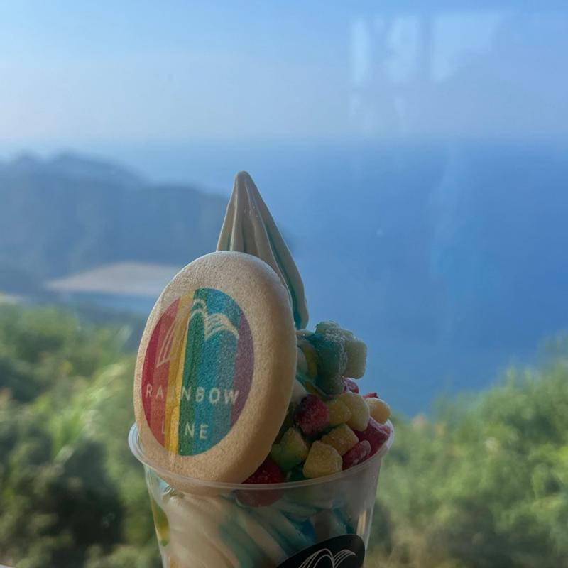 レインボーサンデー(山頂カフェ なないろ)