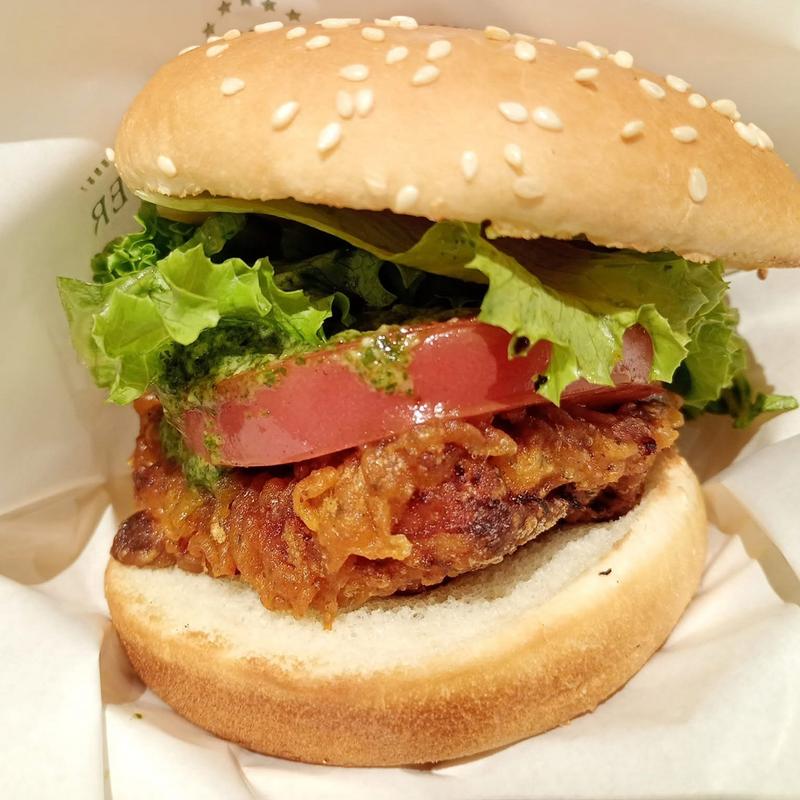 国産夏野菜のバジルチキンバーガー(フレッシュネスバーガー下北沢)