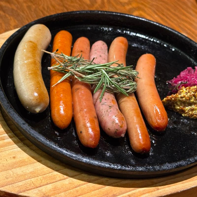 ソーセージ6種盛り合わせ(立川ビアホール)